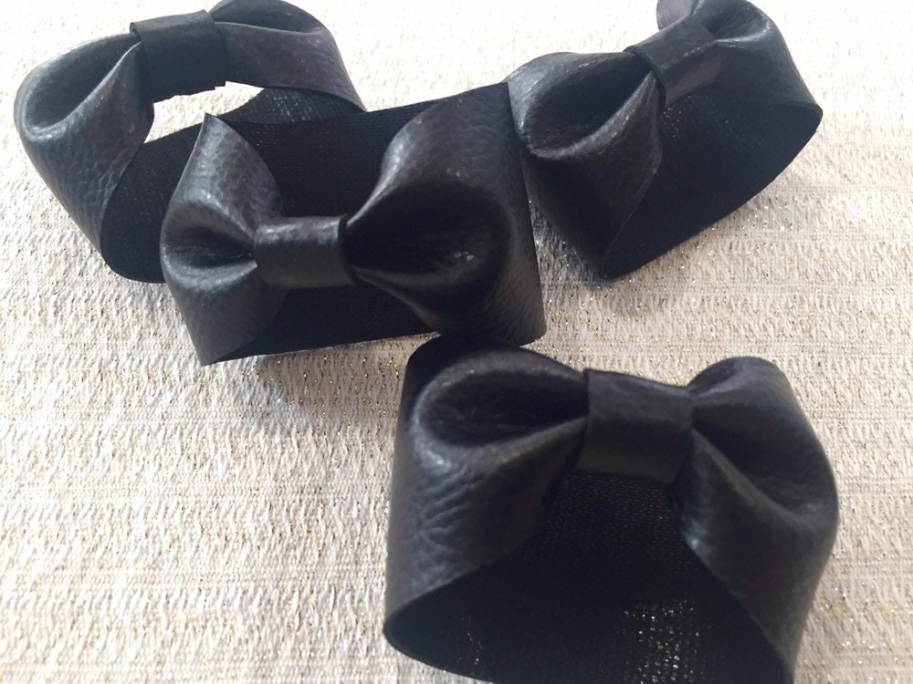 black napkin ring, bow napkin ring, faux leather napkin ring, black napkin holder, fall napkin ring, Christmas napkin ring